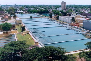 Tareas de mantenimiento en cañerías de agua en zona norte