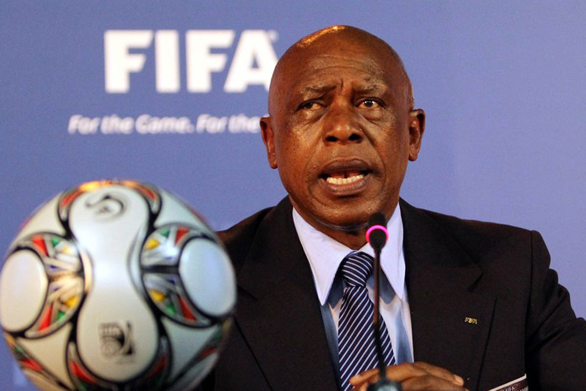 El sudafricano Sexwale será candidato a presidente de Fifa