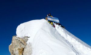 El rosarino Juan Pablo Sarjanovich hizo cumbre en la octava montaña más alta del mundo y va por más