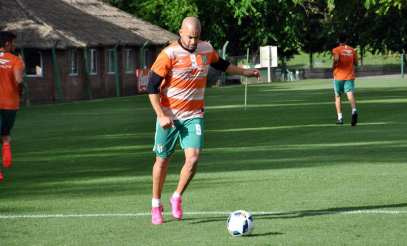 Silva no entrena y le pide a Banfield la libertad de acción por falta de pago