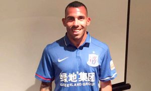 En China, tras la llegada de Tevez, toman medidas proteccionistas