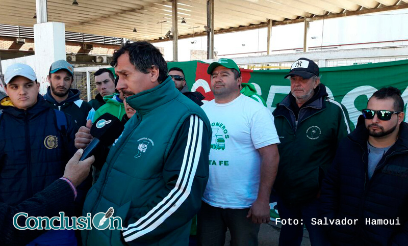 Paro de Camioneros en distribuidoras de Coca Cola de todo el país