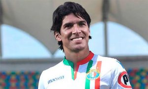 Sebastián Abreu firmó con Audax y rompe el récord guinness