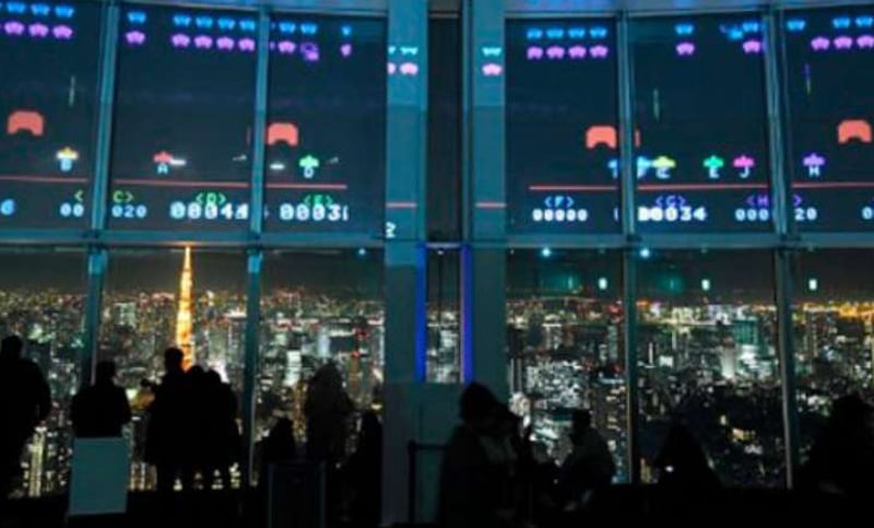 Alienígenas al asalto de Tokio con motivo de los 40 años de «Space Invaders»