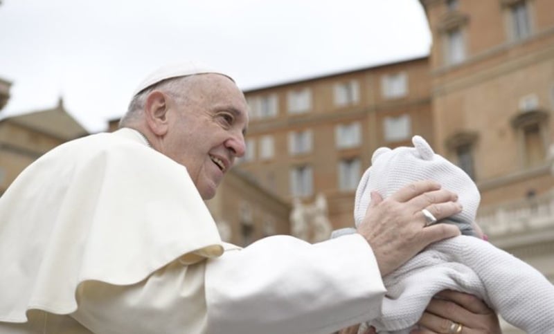 Audiencia General: el bautismo es el “fundamento de toda vida cristiana”