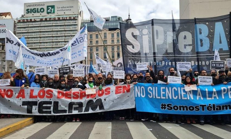 Protesta por despidos en Télam: “Se le priva a la población del derecho a la información”