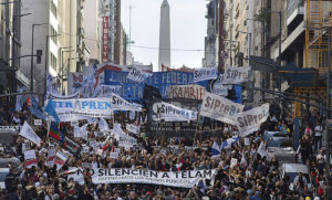 Los trabajadores de Télam volvieron a reclamar por los 357 despedidos de la agencia