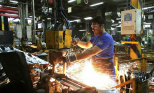 La actividad industrial santafesina cayó un 7,4% en noviembre 