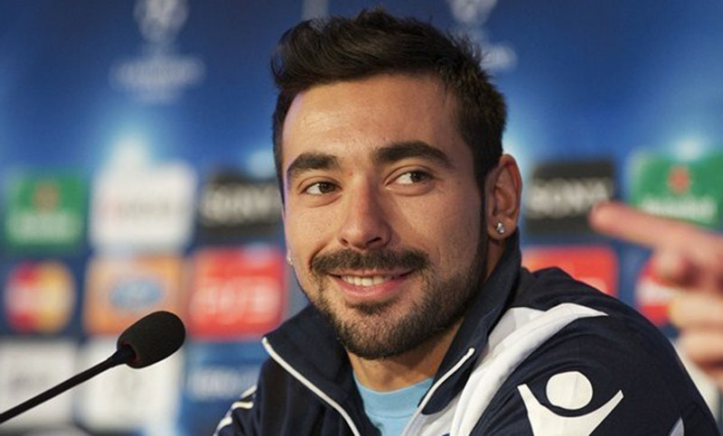 Lavezzi donó cinco millones de pesos en alimentos para Villa Gobernador Gálvez