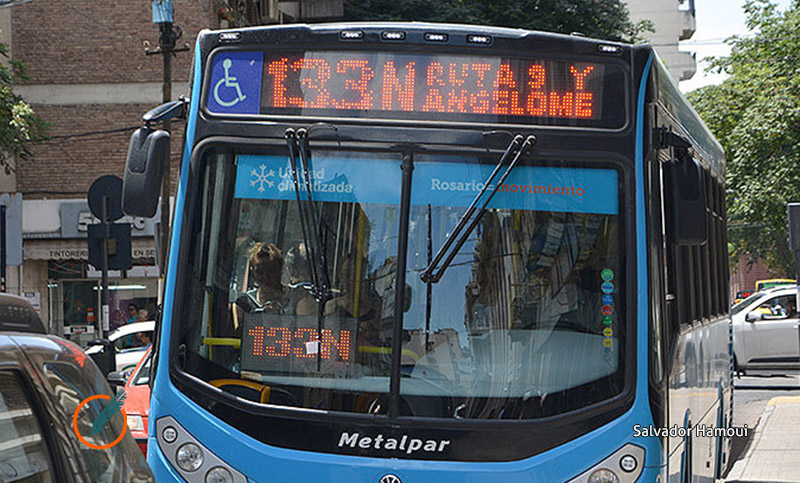 Chofer de colectivo juró como abogado: superación ante el abismo de lo incierto