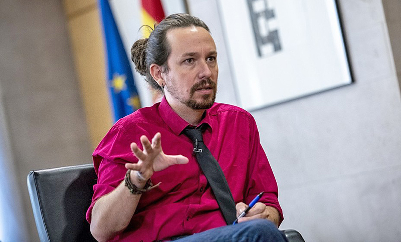 Iglesias deja el Gobierno español para aspirar a la presidencia de la región de Madrid