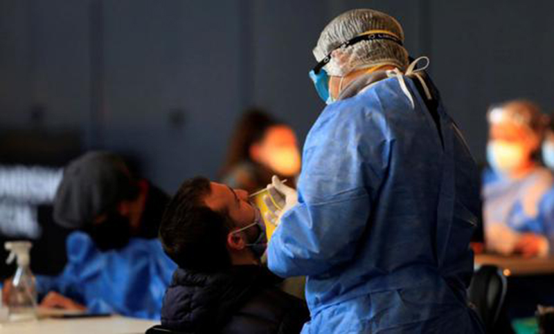 Otros 135 muertos y casi 3 mil nuevos contagios de coronavirus en Argentina