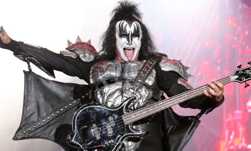 Gene Simmons dio positivo de coronavirus y Kiss cancela sus shows