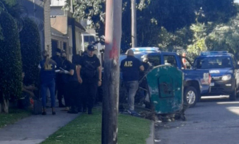 Horror en zona oeste: encontraron el cuerpo de un bebé en un contenedor