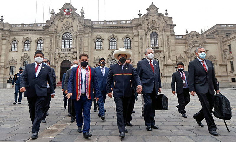 Castillo dialogó con líderes políticos y ellos anuncian que analiza más cambios de gabinete