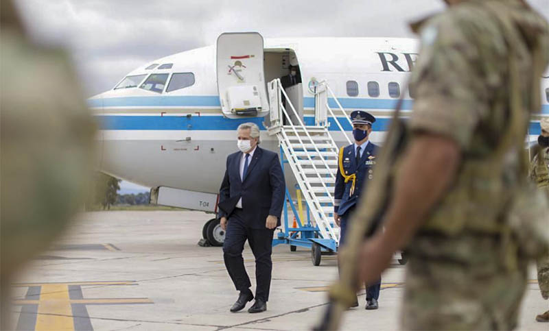 Fernández arriba a Barbados en el cierre de su gira internacional