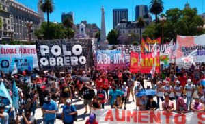 Organizaciones sociales y piqueteros de izquierda marcharon a Plaza de Mayo