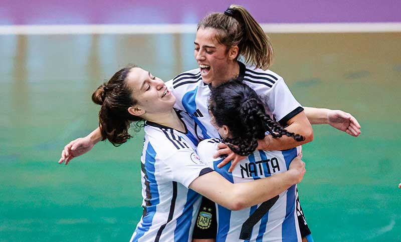 La Selección Femenina Sub 20 De Futsal Se Clasificó A Las Semis Del ...