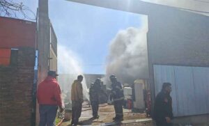 Se incendió una chatarrería en zona oeste