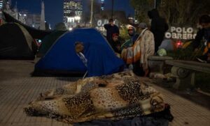 Unidad Piquetera marchará a Desarrollo Social tras pasar la noche en Plaza de Mayo