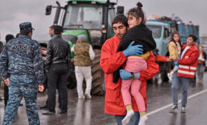 Mueren 20 personas por una explosión en Nagorno Karabaj en medio del éxodo hacia Armenia