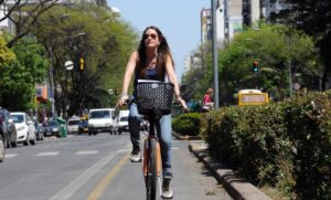 Tessandori presentó un proyecto para reemplazar ciclovías por «carriles compartidos»