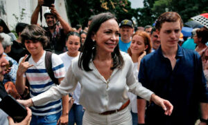 Corina Machado arrasó en la primaria opositora venezolana y enfrentaría a Maduro