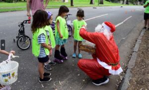 El regalo de aprender a andar en bicicleta en Navidad