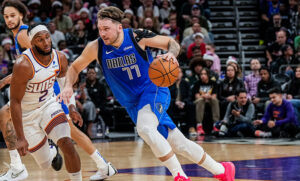 Luka Doncic regaló 50 puntos en Navidad para el triunfo de Dallas