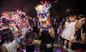 Llega esta noche el tradicional Baile de Cabezudos en Estación Embarcaderos