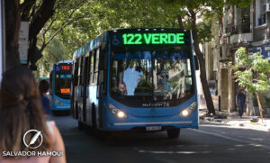 Un hombre amenazó a un colectivero y lo detuvieron por el botón de pánico