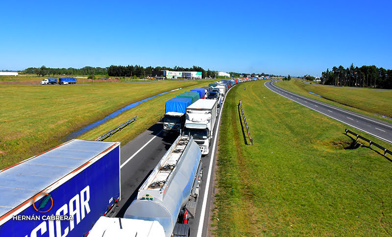 Por la cosecha, hay más camiones en rutas santafesinas: advierten que la infraestructura es insuficiente
