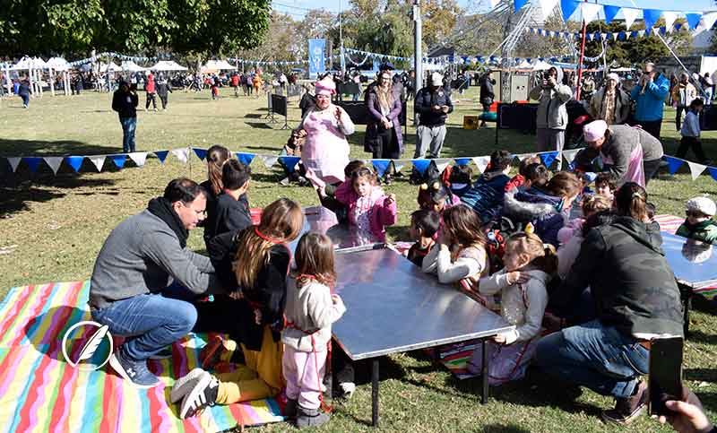Una tradición: Rosario celebra el 25 de mayo con la «fiesta del pastelito»