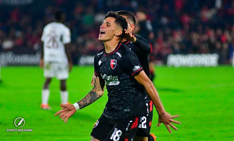 Newell’s le ganó contundentemente a Platense para iniciar su recorrido en la Liga