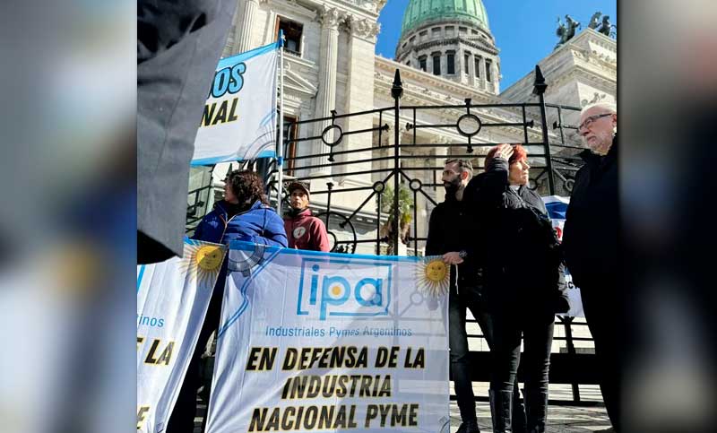 Protesta frente al Congreso contra el Rigi:  advierten que peligran 300 mil puestos de trabajo