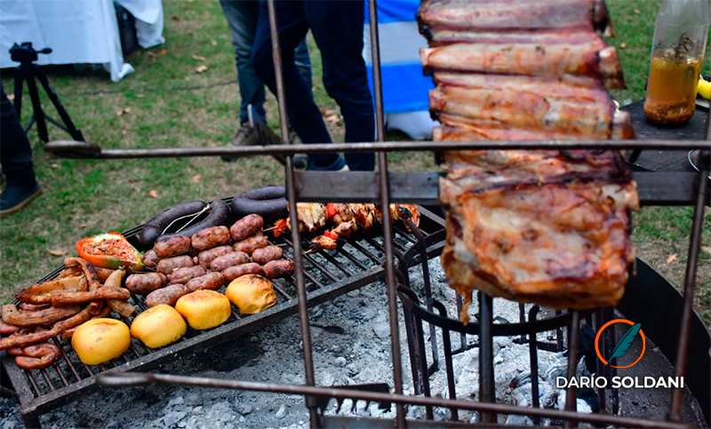 El Día de la Bandera se festeja en Rosario: habrá competencia de asado a la estaca, pastelitos y empanadas