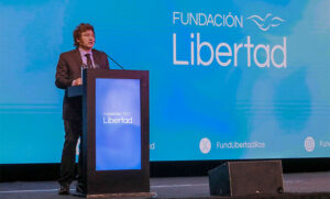 Aseguran que Milei eligió a la Fundación Libertad como nuevo blanco de sus ataques