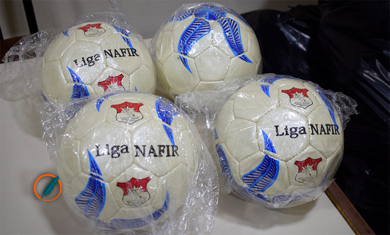 Liga Nafir: los clubes de fútbol infantil de Rosario recibieron pelotas nuevas