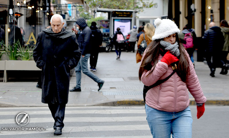 El clima en Rosario: frío polar con un cielo mayormente despejado