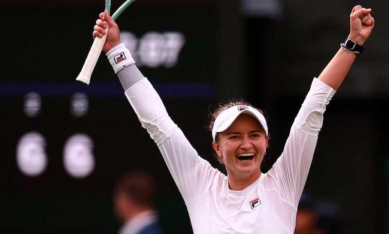 Krejcikova venció a Paolini y se quedó con el título en Wimbledon