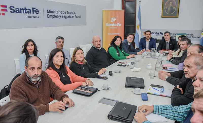 El Gobierno provincial ofertó a los docentes un aumento del 9.95% por tres meses