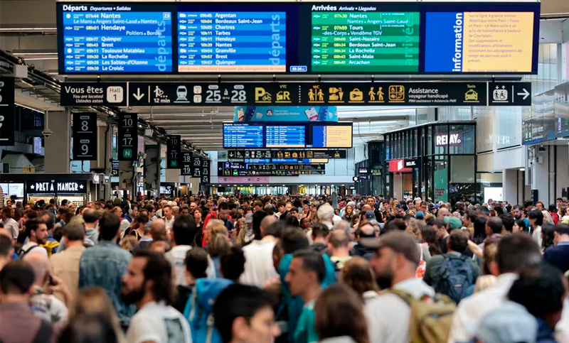 Sabotaje coordinado a trenes franceses el mismo día en que se inauguran los Juegos Olímpicos: 800.000 pasajeros afectados