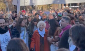 Encuentro con las Abuelas en la Plaza: la defensa de los Derechos Humanos no claudica