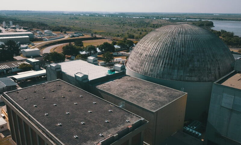 Los trabajadores de las centrales nucleares pelean contra la privatización: “No saben qué quieren hacer con Atucha”