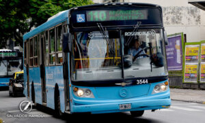 Un trabajador informal destina un tercio de lo que gana para ir y volver en colectivo a su trabajo