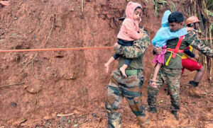 Aumenta a 256 la cantidad de muertos por corrimientos de tierra en sur de la India