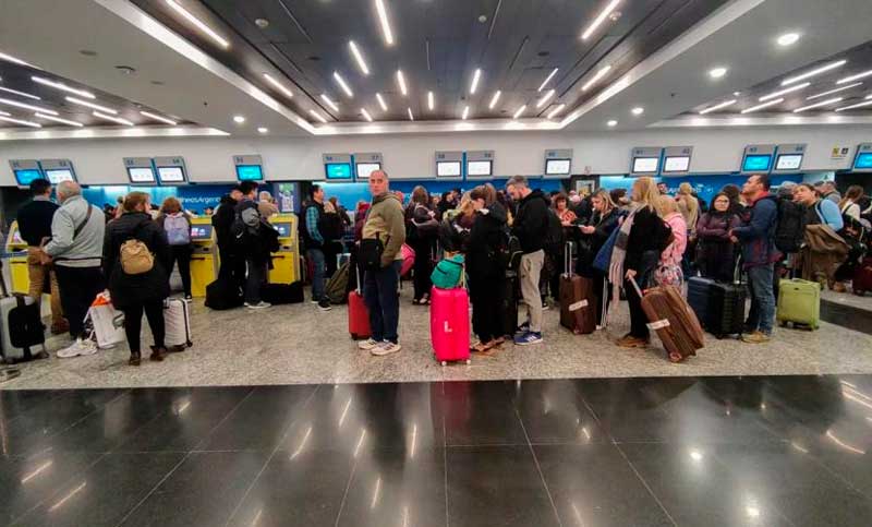 Los gremios aeronáuticos realizan este viernes nuevas asambleas y medidas de fuerza: demoras en Aeroparque