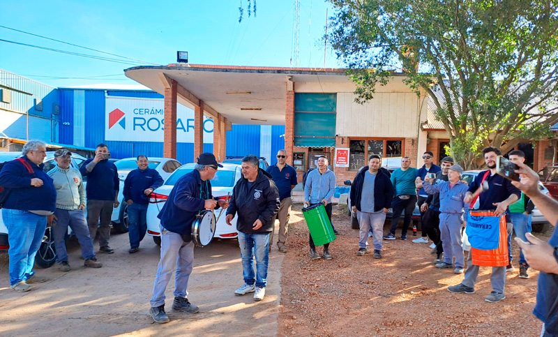 Trabajadores de Cerámica Rosario levantaron el paro al acordar un aumento salarial