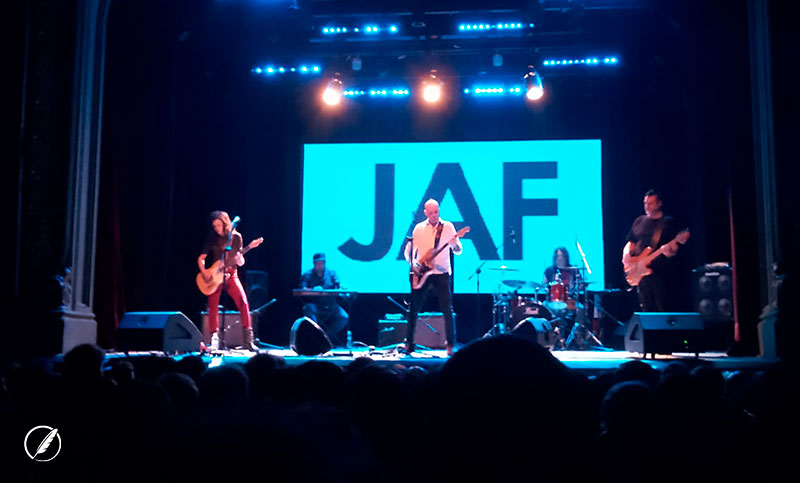 JAF brindó una «Maravillosa noche» de Rock en la Sala Lavardén