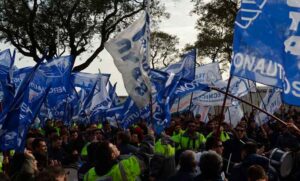 Lunes de protestas y posibles demoras en vuelos: gremios aeronáuticos reclaman recomposición salarial